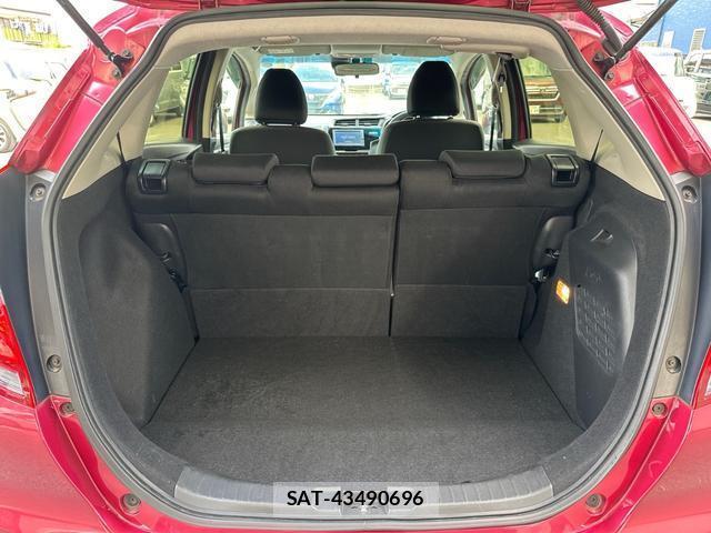 Honda FIT HYBRID 2019-05 8866692-15