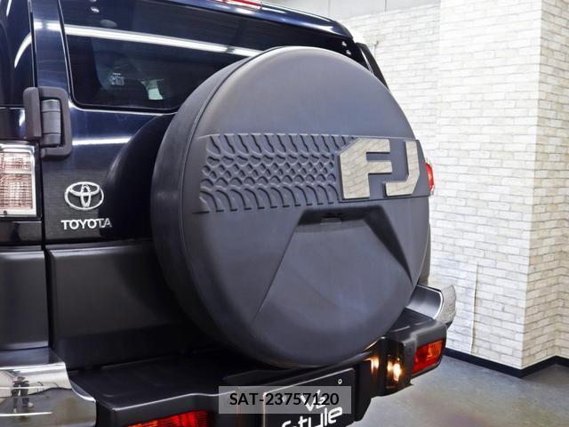 Toyota FJ CRUISER 2012-11 8866042-16
