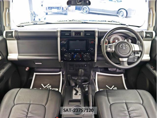 Toyota FJ CRUISER 2012-11 8866042-19