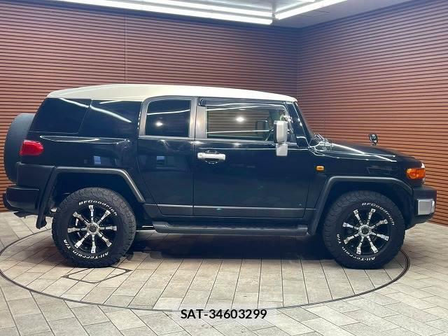 Toyota FJ CRUISER 2016-05 8866788-16