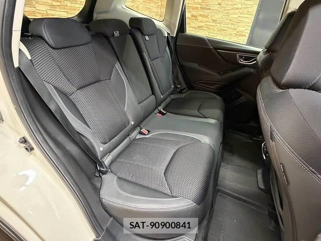 Subaru FORESTER 2019-02 8865660-11