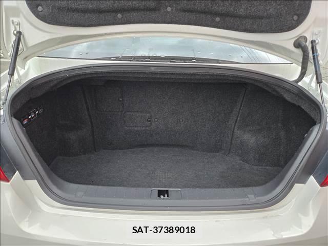Nissan FUGA HYBRID 2014-10 8865433-12