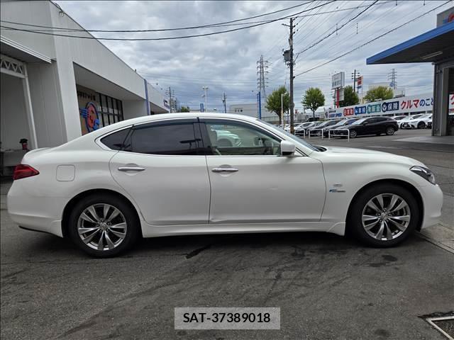 Nissan FUGA HYBRID 2014-10 8865433-17