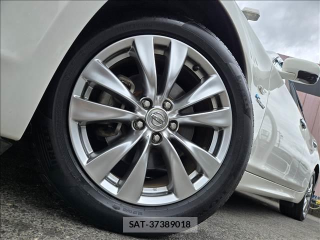 Nissan FUGA HYBRID 2014-10 8865433-18