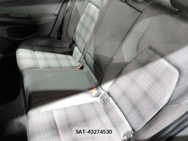 VolksWagen GOLF GTI 2022-01 8866844-3