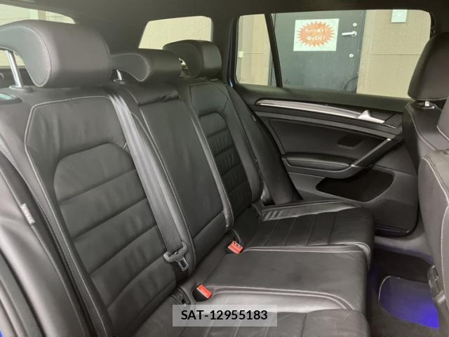 VolksWagen GOLF R VARIANT 2016-09 8866488-6