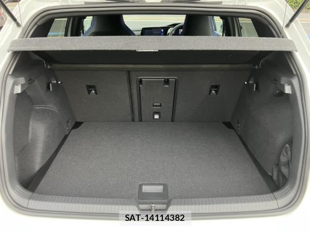 VolksWagen GOLF R 2023-12 8866489-16