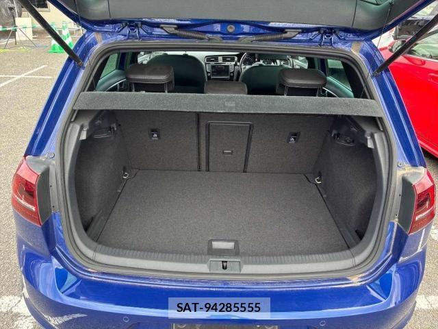 VolksWagen GOLF R 2017-06 8866629-6