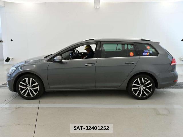 VolksWagen GOLF VARIANT 2018-06 8866853-10