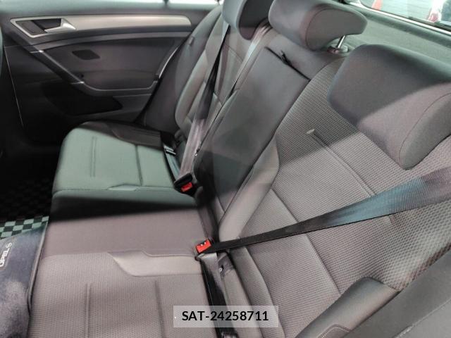 VolksWagen GOLF 2016-06 8866845-3
