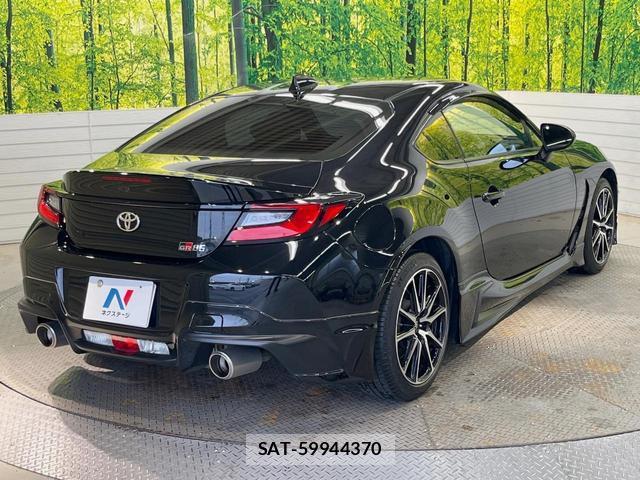 Toyota GR86 2022-12 8865310-16
