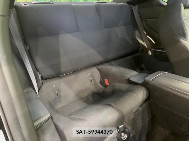 Toyota GR86 2022-12 8865310-8