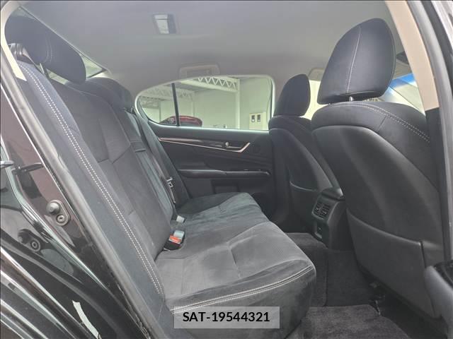 Lexus GS 2018-03 8865431-11