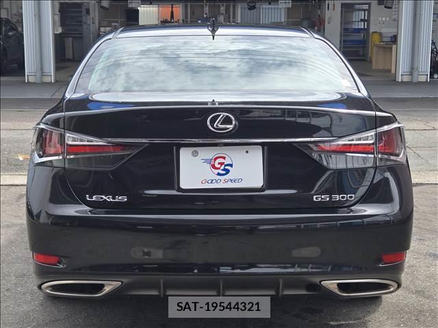 Lexus GS 2018-03 8865431-15