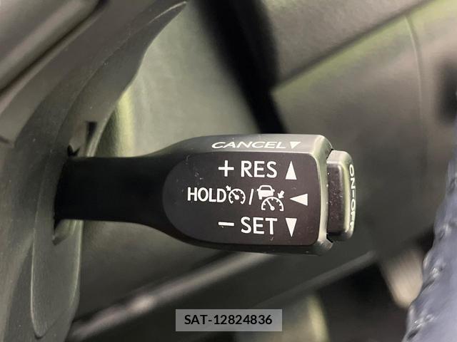 Toyota HARRIER 2017-11 8865337-4