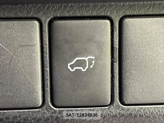 Toyota HARRIER 2017-11 8865337-5