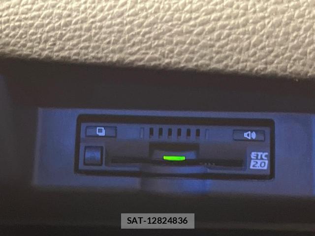 Toyota HARRIER 2017-11 8865337-6