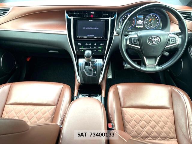 Toyota HARRIER 2018-07 8866404-1