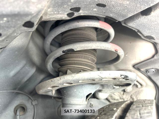 Toyota HARRIER 2018-07 8866404-16