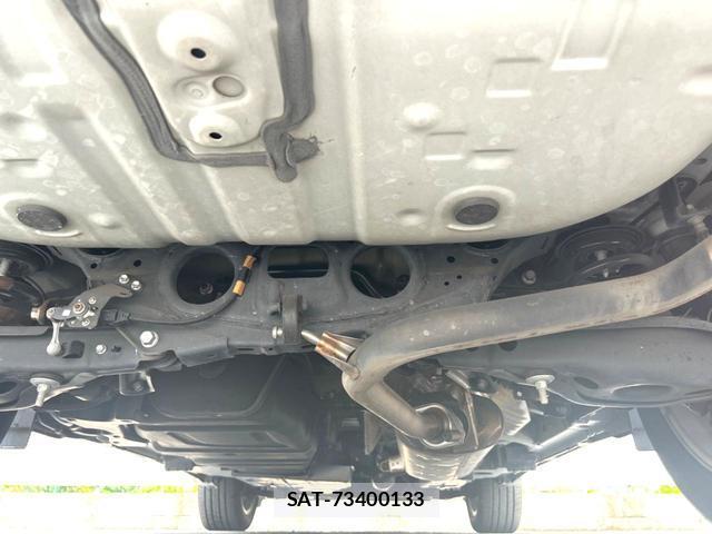 Toyota HARRIER 2018-07 8866404-17