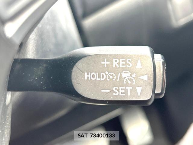 Toyota HARRIER 2018-07 8866404-3