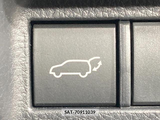 Toyota HARRIER 2022-01 8866478-6