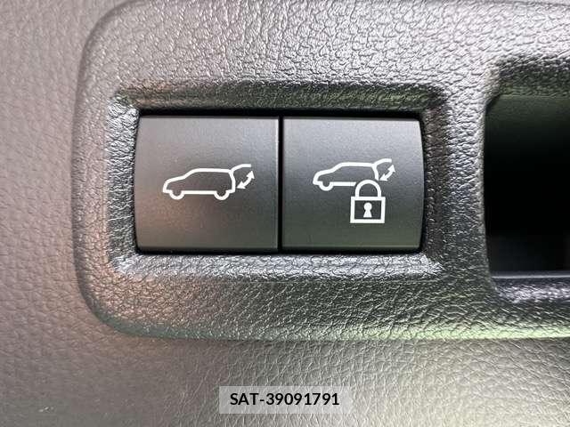 Toyota HARRIER 2023-11 8866584-11