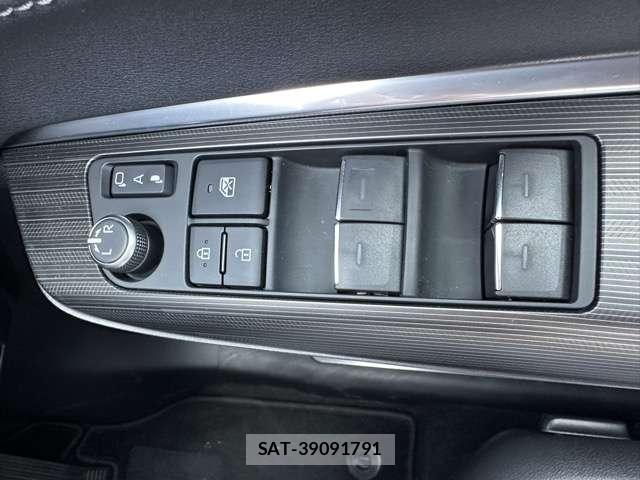 Toyota HARRIER 2023-11 8866584-16