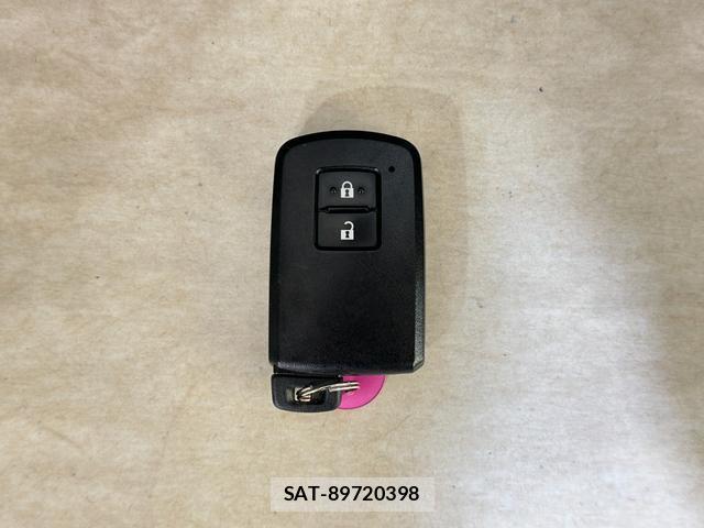 Toyota HARRIER 2016-10 8866971-11