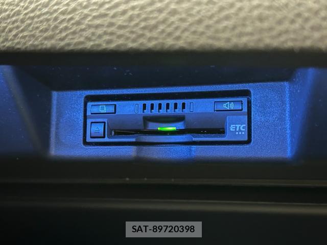 Toyota HARRIER 2016-10 8866971-2