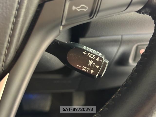 Toyota HARRIER 2016-10 8866971-4