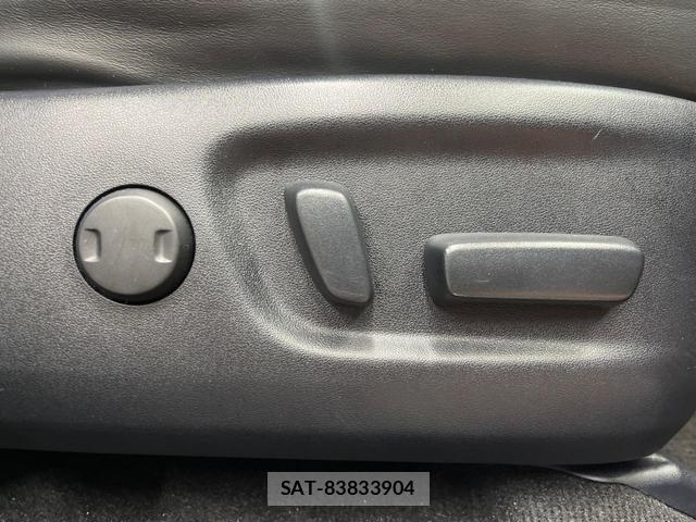 Toyota HARRIER 2017-03 8867081-4
