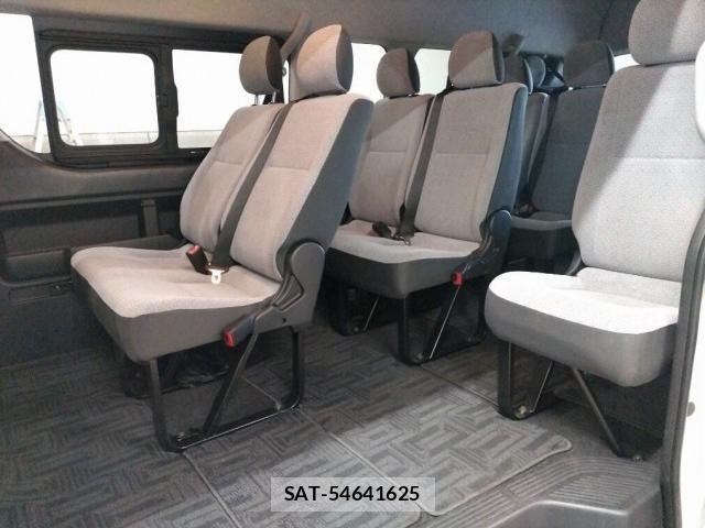 Toyota HIACE COMMUTER 2024-04 8865540-2