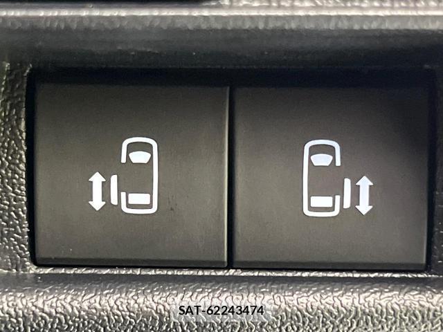 Toyota HIACE VAN 2026-05 8865382-5