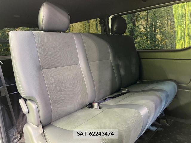 Toyota HIACE VAN 2026-05 8865382-8