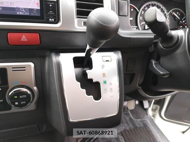 Toyota HIACE VAN 2019-11 8865391-12