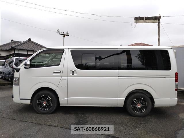 Toyota HIACE VAN 2019-11 8865391-7