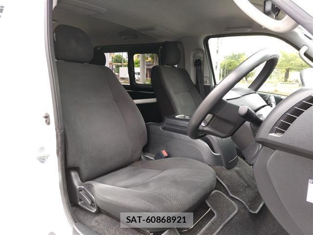Toyota HIACE VAN 2019-11 8865391-9