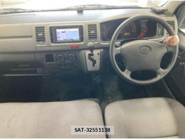Toyota HIACE VAN 2007-08 8865546-2