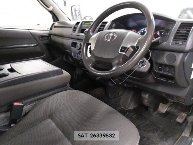 Toyota HIACE VAN 2020-03 8865547-3