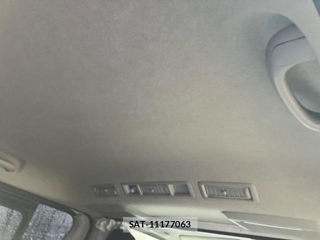 Toyota HIACE VAN 2014-02 8865754-10