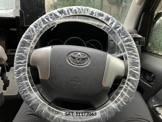 Toyota HIACE VAN 2014-02 8865754-16