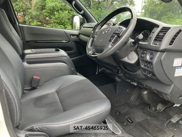 Toyota HIACE VAN 2023-01 8866162-4