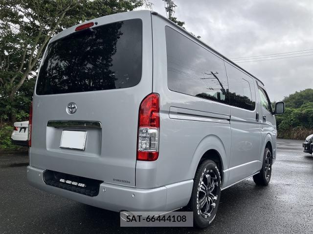 Toyota HIACE VAN 2023-12 8866165-1