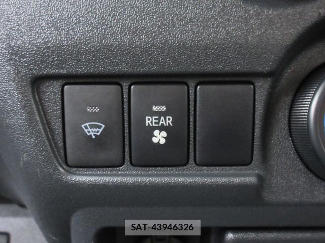 Toyota HIACE VAN 2023-10 8866717-18