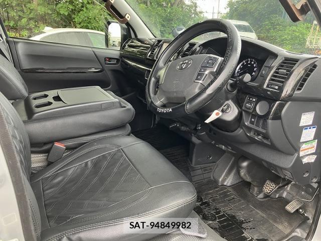 Toyota HIACE VAN 2023-12 8866887-4