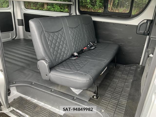 Toyota HIACE VAN 2023-12 8866887-5