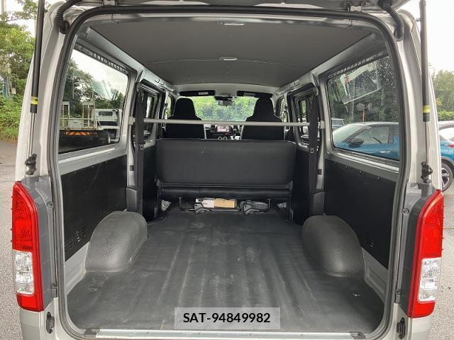 Toyota HIACE VAN 2023-12 8866887-6