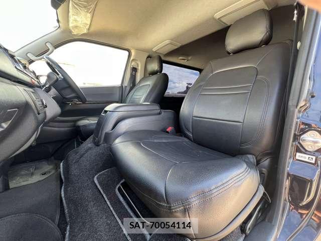 Toyota HIACE VAN 2018-01 8866938-6