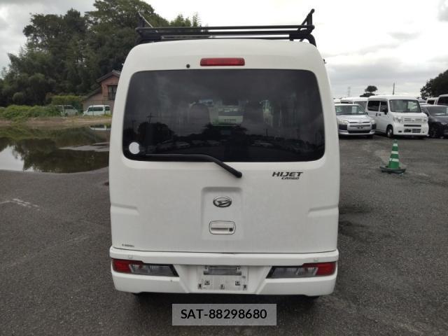 Daihatsu HIJET CARGO 2021-09 8865622-3